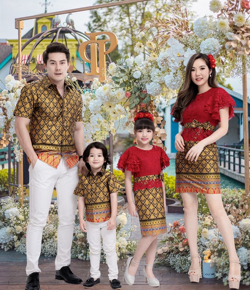 ชุดไทยประยุกต์ ชุดเดรสผู้หญิง ชุดไทย ชุดครอบครัว Mae Yhing Dress ชุดทำบุญ ชุดไทยลูกไม้ ชุดไทยเด็กหญิง เดรสชุดไทย ชุดแม่ลูก ชุดคู่แม่ลูก ราคา 450 บาท*ส่งฟรี