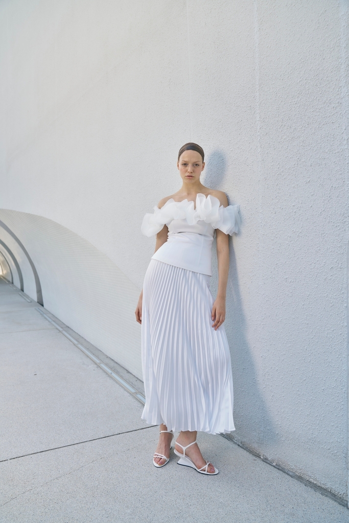 Nichp: Karishma Top Elegant White Off-Shoulder Ruffle Sleeve Blouse ราคา 6,900 บาท*ส่งฟรี