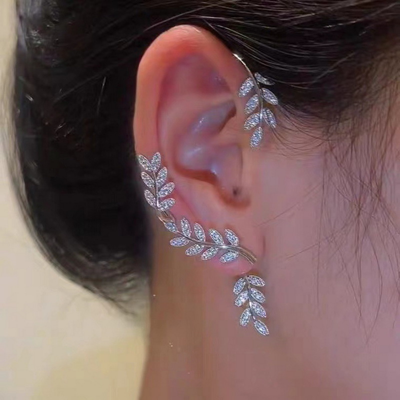 Designer Leaf Ear Climber & Stud Set in Sparkling Crystals - 2-in-1 Convertible, S925 Silver, Chic Luxury Jewelry ราคา  71 บาท*ส่งฟรี