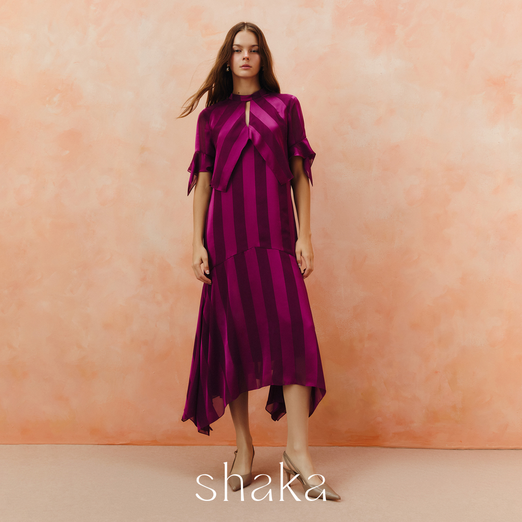 Shaka Aw25 Sheer Stripe Dress, Two-Tone Striped Dress on Satin Fabric. Double-Layered Ruffled Sleeves Ds-8251210 (Purple) ราคา 4,165 บาท*ส่งฟรี