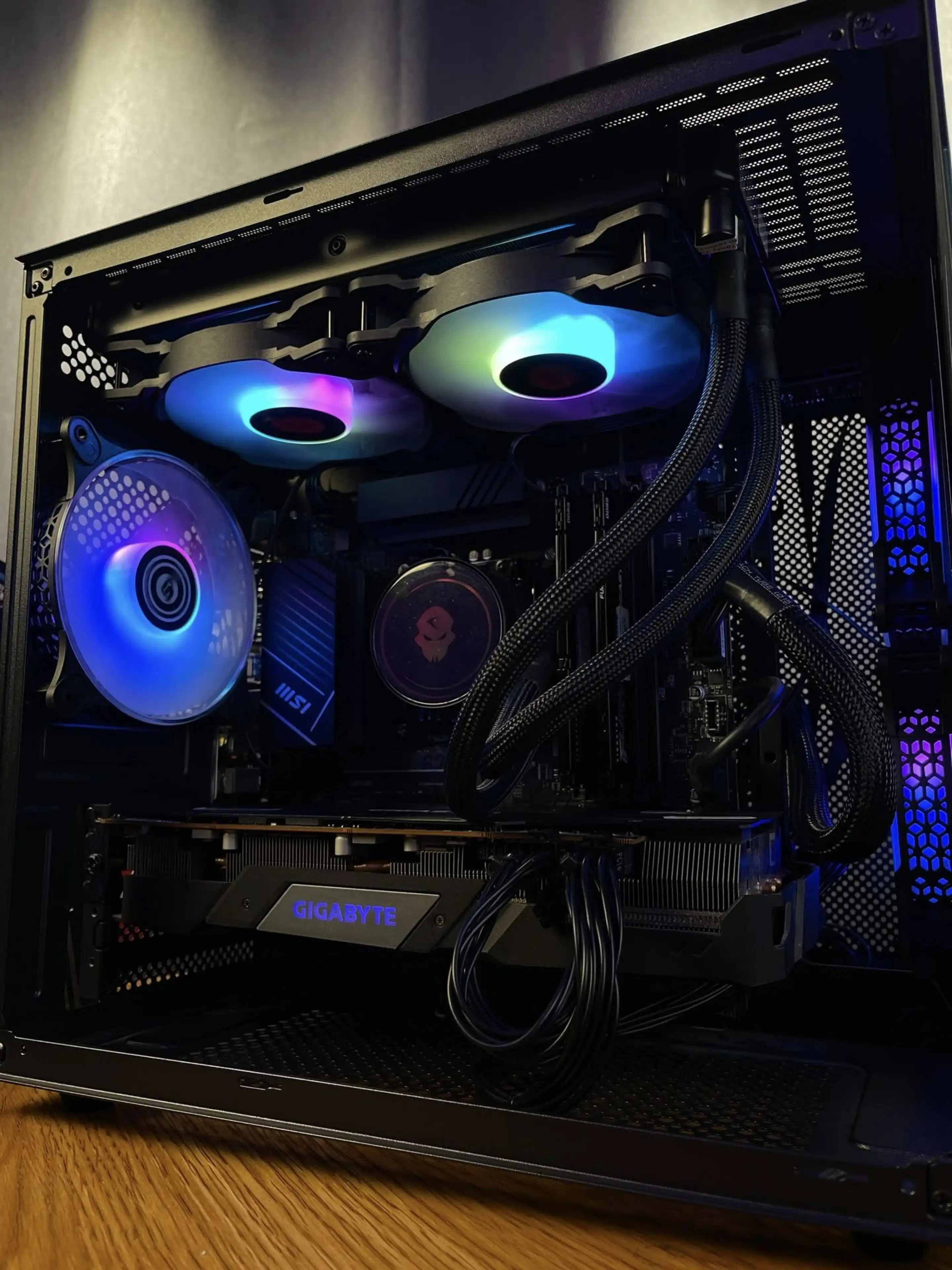 Assembled Computers for Gaming and Work |   Intel Core I5 |   Gigabyte Vga |   Msi Aio Cooler & Psu |   Ssd 500Gb |   Beautiful Argb Case