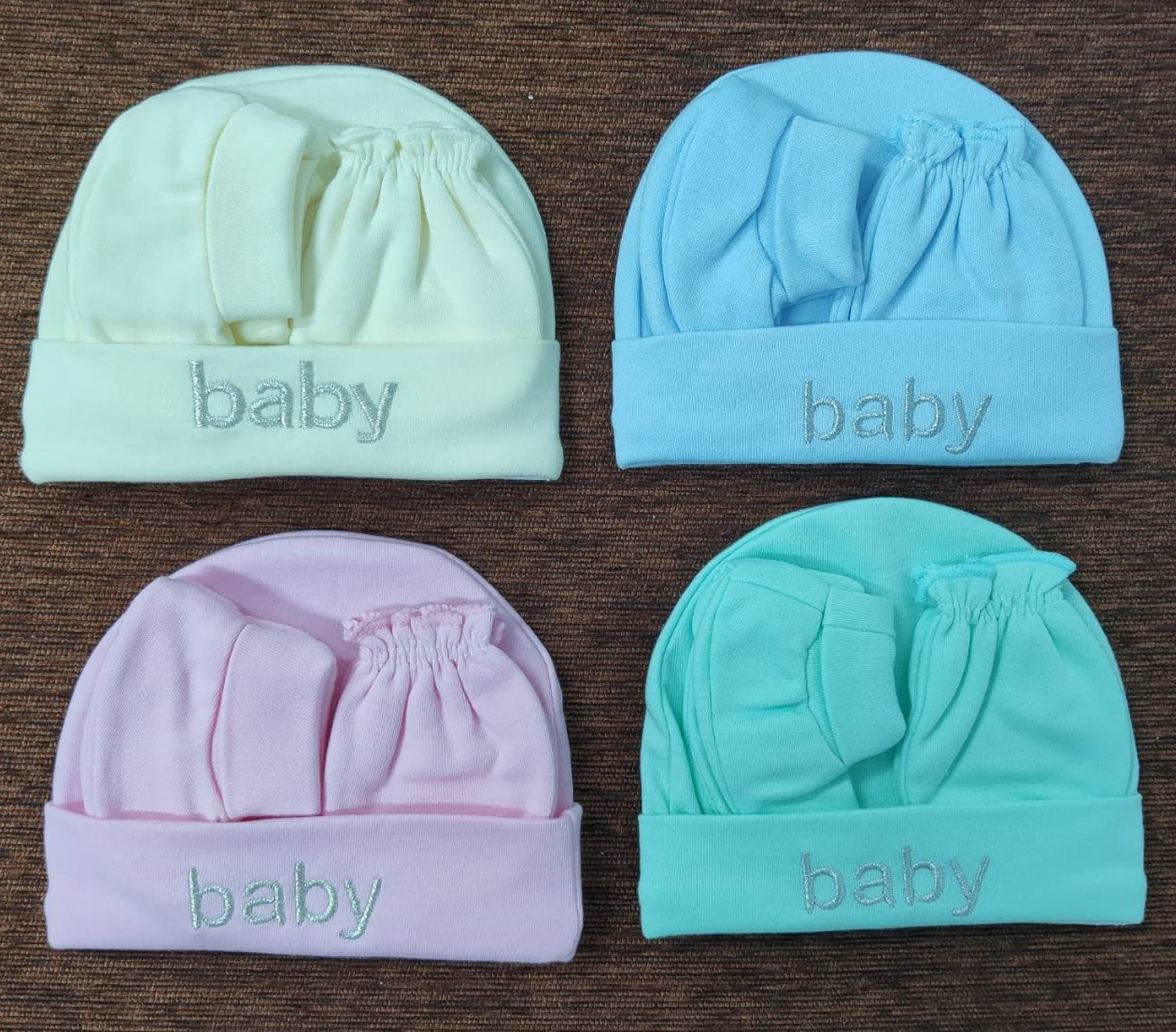 ชุดของขวัญ ชุดเซ็ทสำหรับทารก หมวก+ถุงมือ+ถุงเท้าเด็กอ่อน เด็กแรกเกิด - 3 เดือน แพ็ค 4 เซ็ท