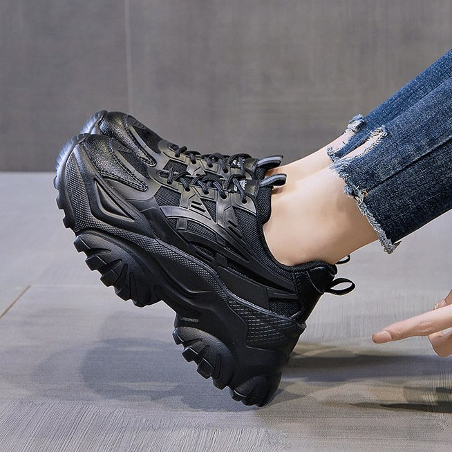 This New Model of Casual Sports Shoes for Women Stands Out with Its Modern Design. ​ ​ Features That Help Increase Height Prevents Slipping and Is Durable ราคา 220 บาท*ส่งฟรี