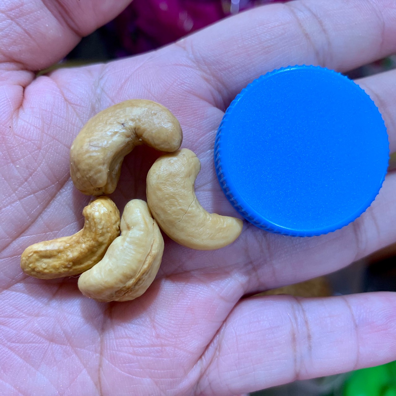 เกี่ยวกับสินค้า [50g] เม็ดมะม่วงหิมพานต์ ขนาดกลาง Cashew nuts อบเกลือ รสกลมกล่อม หอมใหม่ ไม่อับ เม็ดมะม่วงหิม เม็ดมะม่วงหิมพาน เม็ดมะม่วงหินมพาน