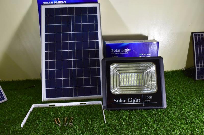 LED โซล่าเซลล์ สปอร์ตไลท์ โซล่าเซลล์:Solar Light 100W