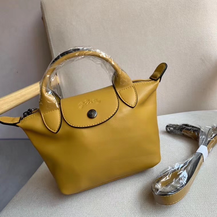 LONGCHAMP Le Pliage Cuir Women's Mini lambskin Dumpling L1500757 ราคา 18,000 บาท*ส่งฟรี