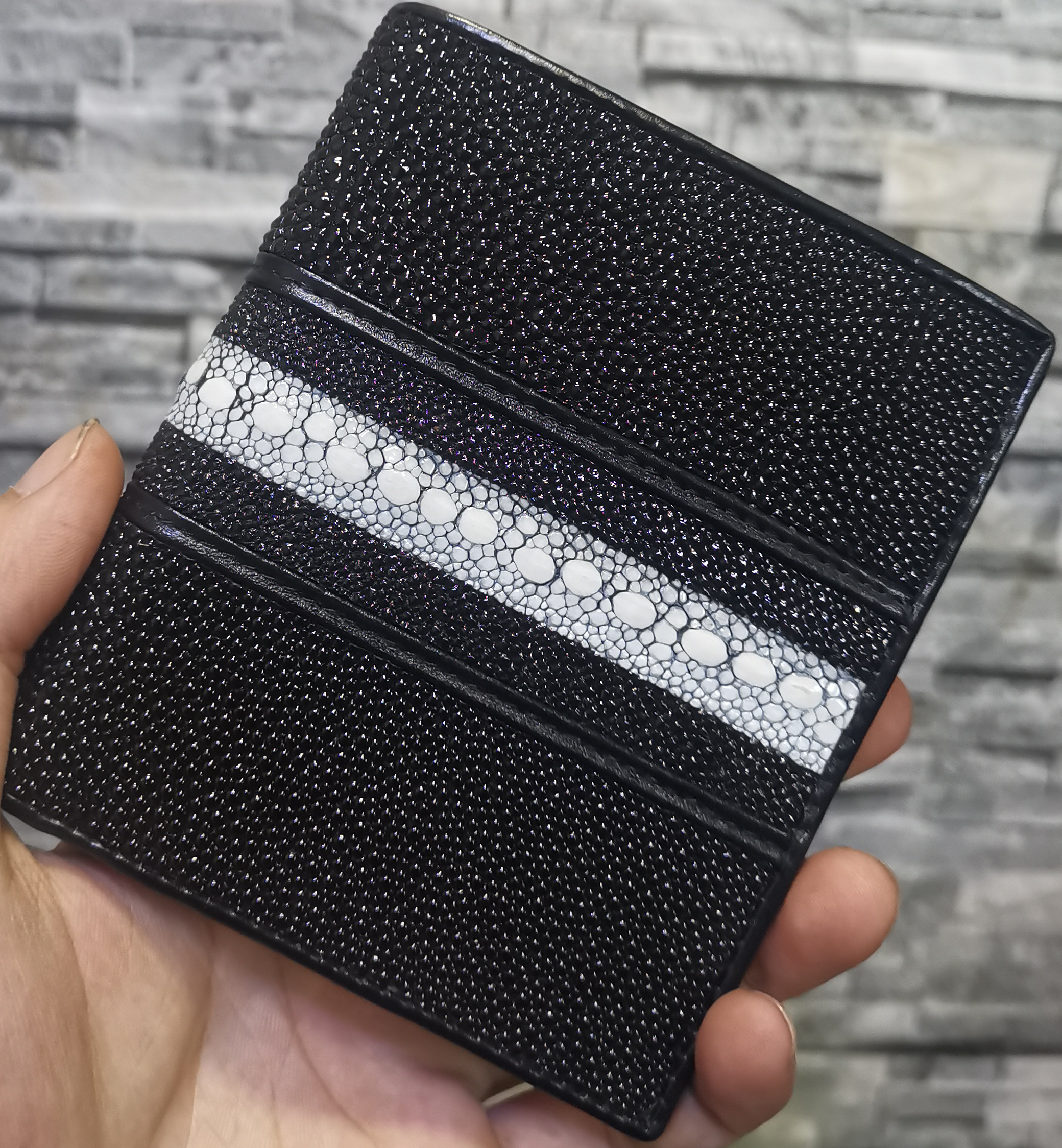 Bestsellerกระเป๋าสองพับทรงตั้ง Style Hongkong สีกลมท่า SuperBlack ราคา 1,250 บาท*ส่งฟรี