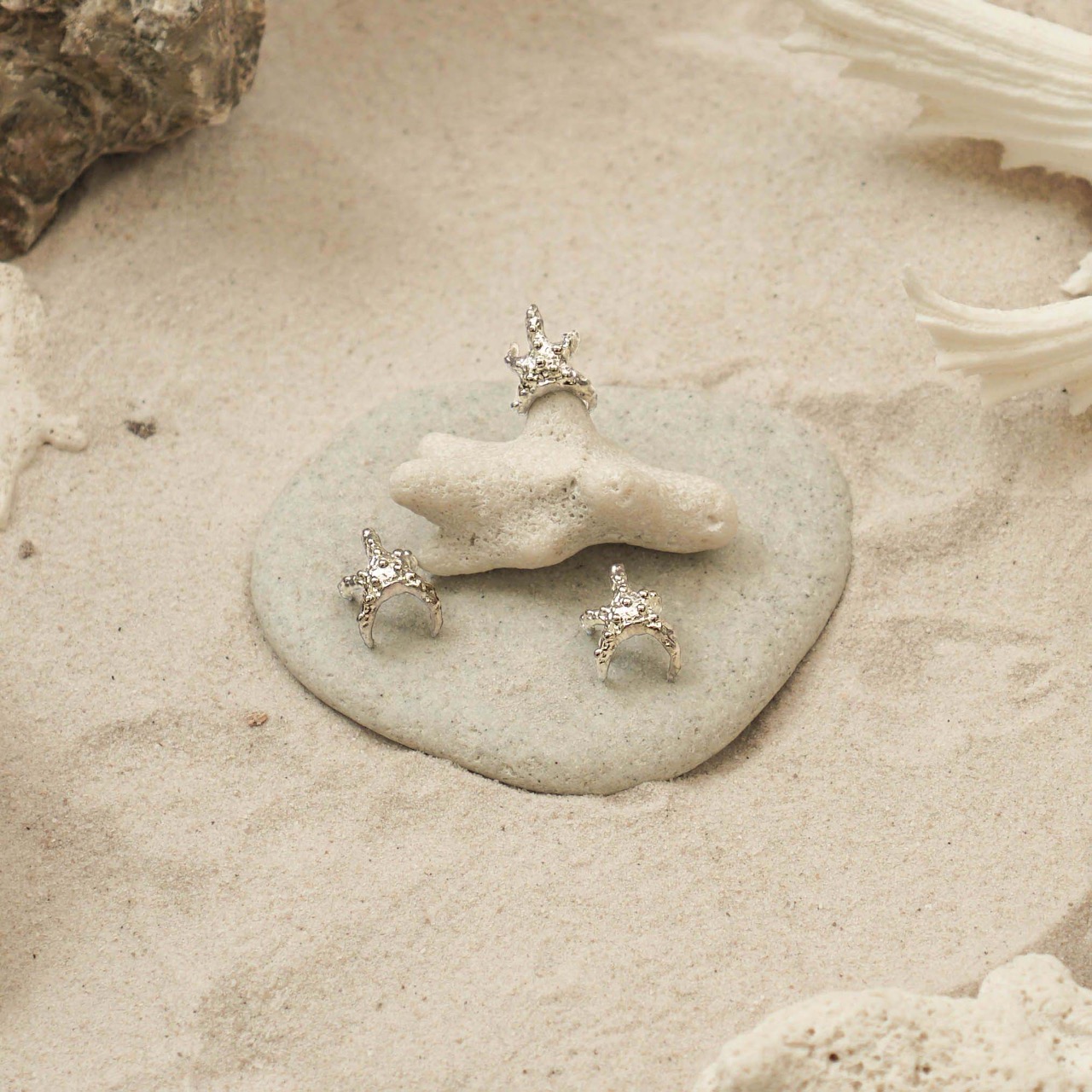 เครื่องประดับ Rock Me Jewelry รุ่น Sea Star Ear Cuff ต่างหู ทองเหลือง ประดับพลอย ราคา 490 บาท*ส่งฟรี