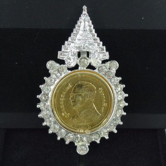 Pearl Jewelry เข็มกลัดในหลวง เหรียญ 2 บาท PK20 งานช่างไทย Pearl Jewelry เข็มกลัดในหลวง เหรียญ 2 บาท PK20 งานช่างไทย