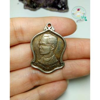 hindd จี้ เหรียญเคารพรัชกาลที่ 9 เนื้องสีเงิน hindd จี้ เหรียญเคารพรัชกาลที่ 9 เนื้องสีเงิน