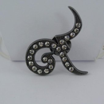 Pearl Jewelry เข็มกลัดไว้อาลัย 9 มงคล Matallic(Black) Pearl Jewelry เข็มกลัดไว้อาลัย 9 มงคล Matallic(Black)