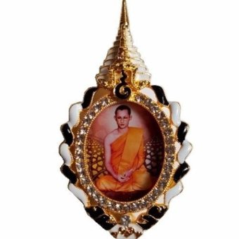 เข็มกลัดตราสัญลักษณ์พระบรมฉายาลักษณ์แบบวงรี ประดับเพชร เข็มกลัดตราสัญลักษณ์พระบรมฉายาลักษณ์แบบวงรี ประดับเพชร