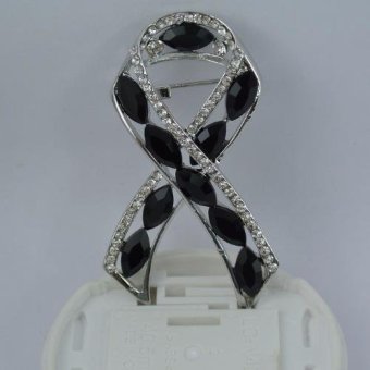 Pearl Jewelry เข็มกลัดไว้อาลัย โบว์เพชรดำ สีเงิน Pearl Jewelry เข็มกลัดไว้อาลัย โบว์เพชรดำ สีเงิน