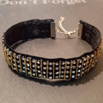 Rock n Roll charm choker necklace สร้อยโช้คเกอร์ประดับเพชรและบีทสีทอง Rock n Roll charm choker necklace สร้อยโช้คเกอร์ประดับเพชรและบีทสีทอง