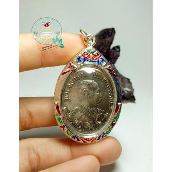 hindd จี้ เหรียญ ร.5 เนื้ออัลปาก้าชุปทองลงยา 3 สี hindd จี้ เหรียญ ร.5 เนื้ออัลปาก้าชุปทองลงยา 3 สี