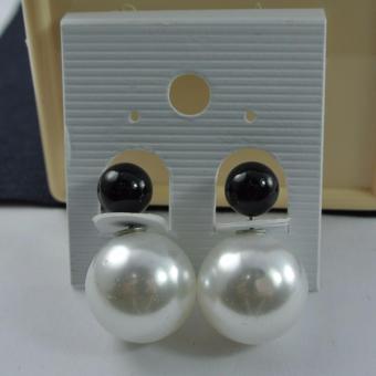 Pearl Jewelry ต่างหูมุกแก้ว Two Tone ขาว-ดำ EP01 Pearl Jewelry ต่างหูมุกแก้ว Two Tone ขาว-ดำ EP01