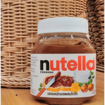 นูเทลล่า (เฮเซลนัทบดผสมโกโก้) Nutella รสชาติอร่อย เพิ่มความฟินด้วยเมนูที่หลากหลาย เช่น สอดไส้ไปในสตรอเบอร์รี่ ทำไอติมใส่ไปในแพนเค้ก โรตีกล้วยใส่นูเทลล่า อร่อยสุดสุด