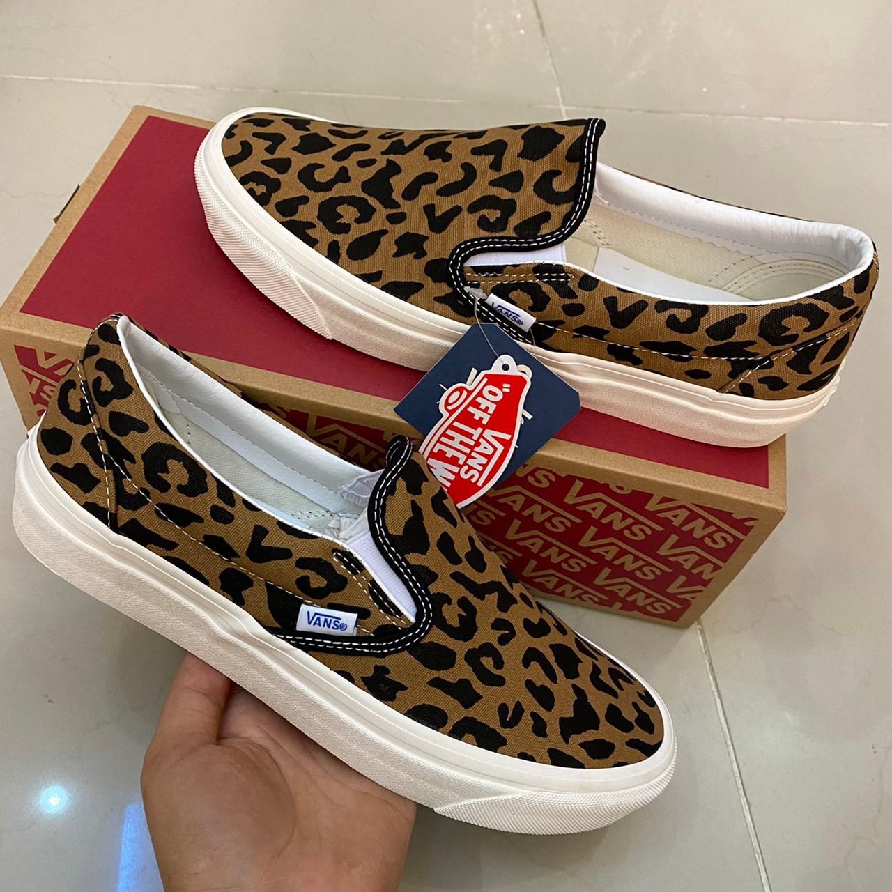 vans size 7 slip on