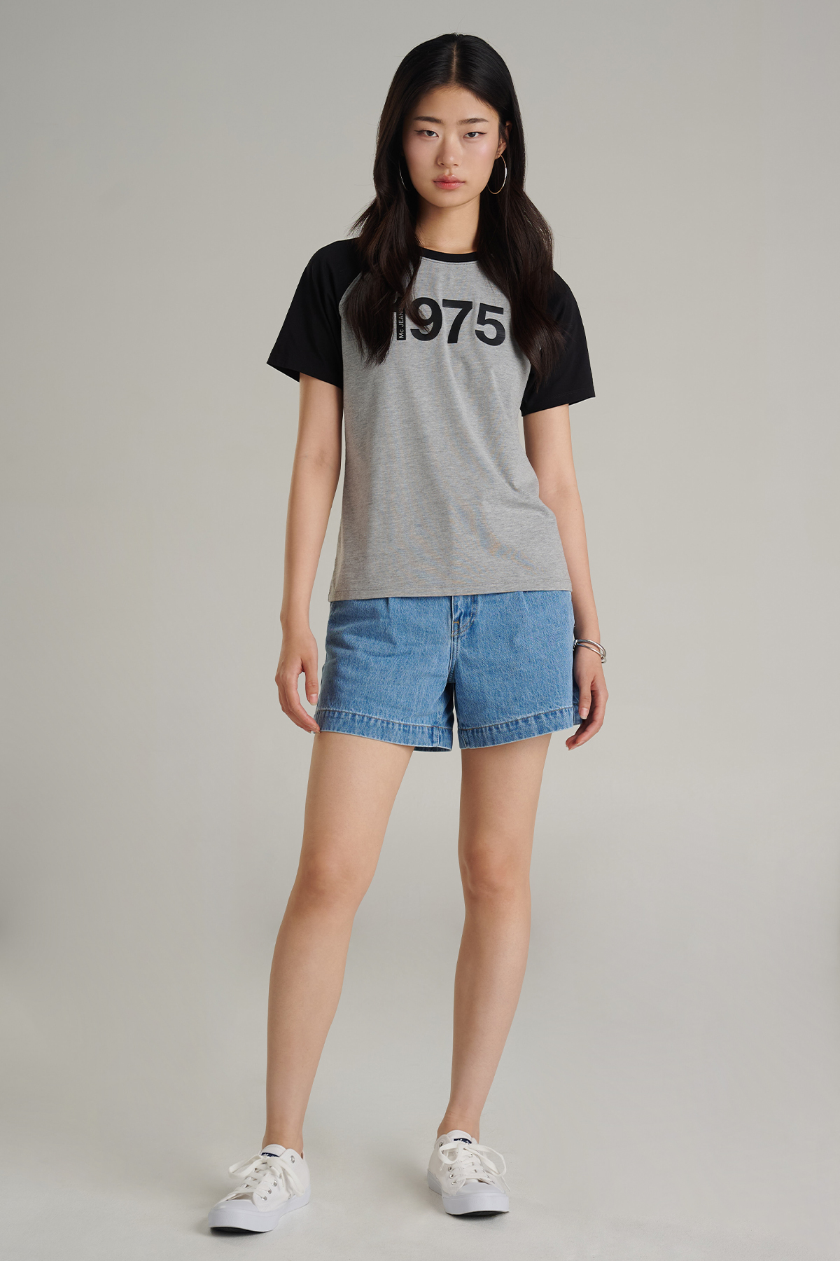 Mc jeans เสื้อยืดแขนสั้นผู้หญิง คอกลม สีเทา MTTZ836 ราคา 447 บาท*ส่งฟรี