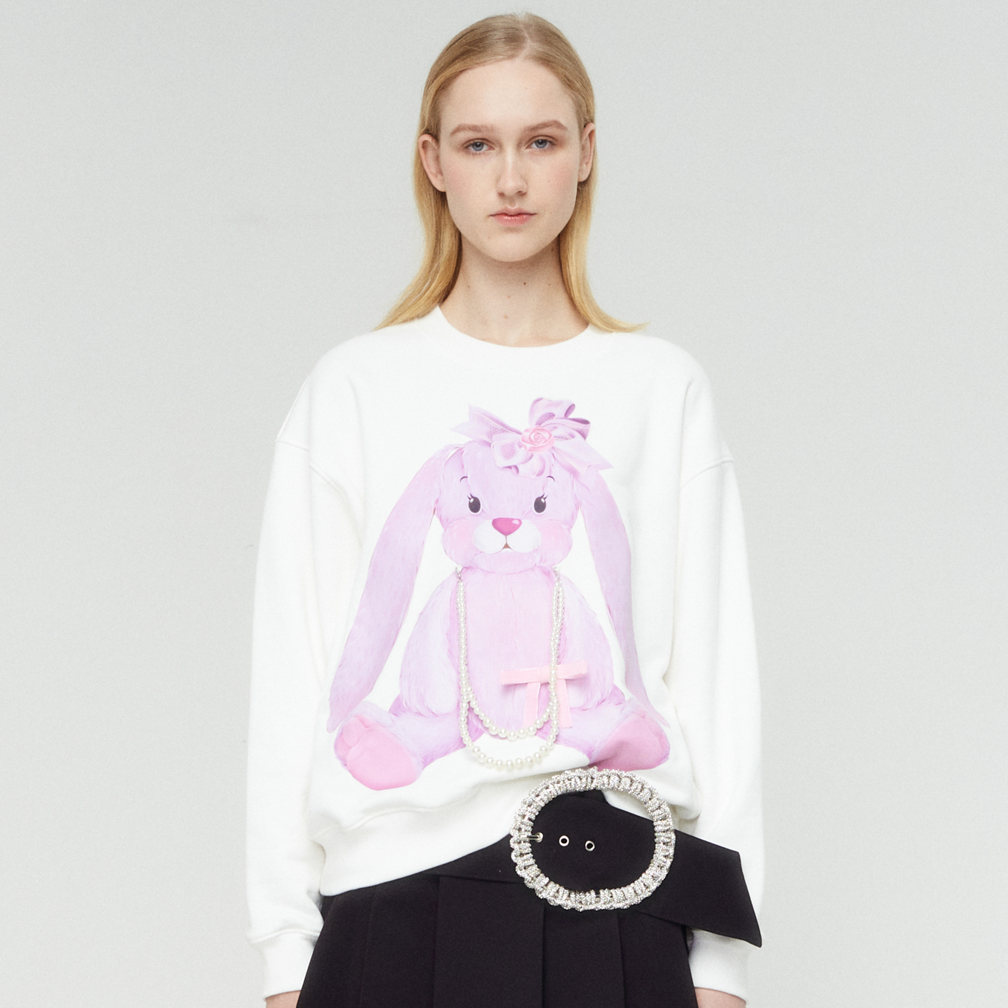 [DISAYA] - Tipsy Sweter เสื้อสเวตเตอร์พิมพ์ลายทิปซี่ตกแต่งลูกปัดมุก ราคา 6,990 บาท*ส่งฟรี