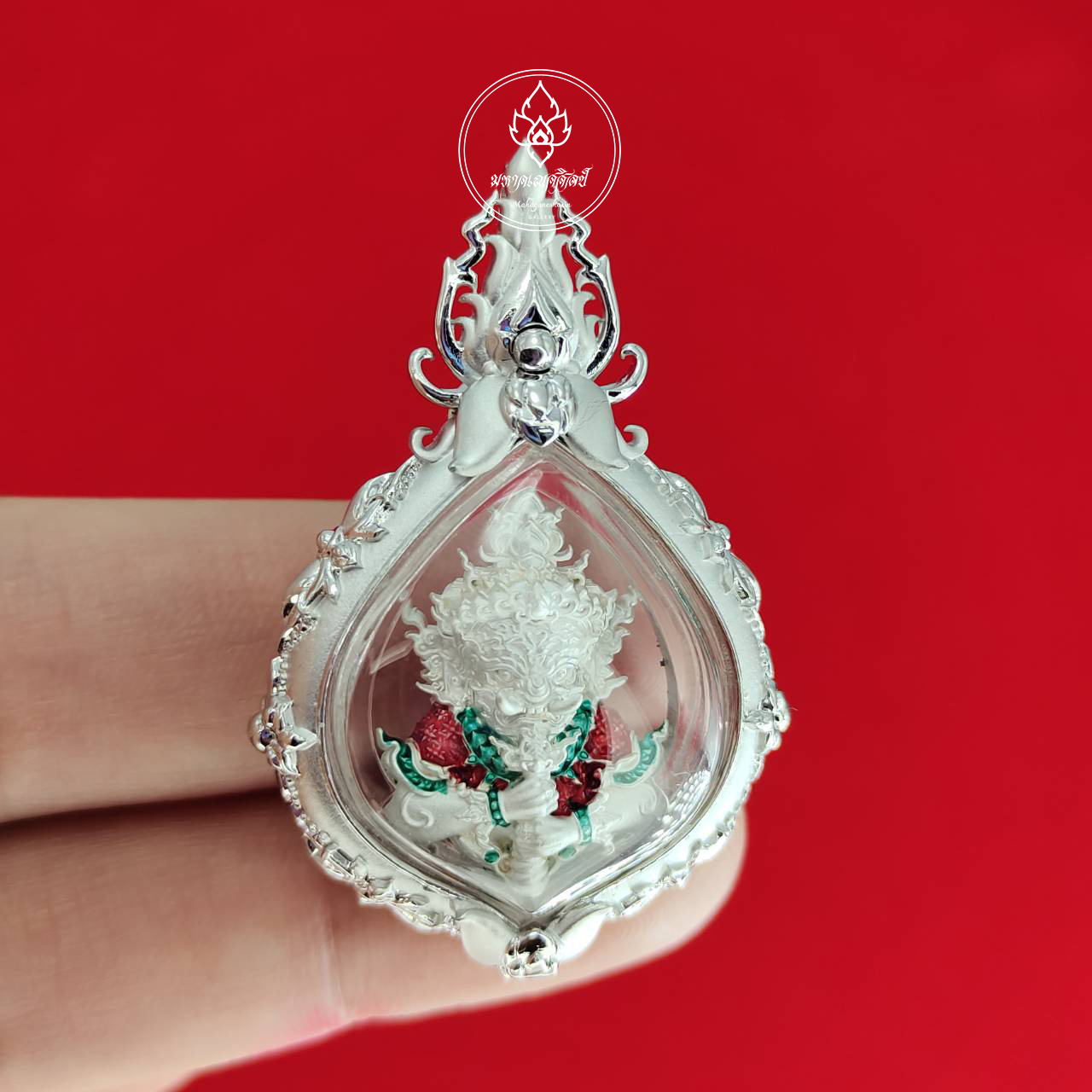 เวสสุวรรณโณ หลวงพ่อวิจิตร อนุชาโต size 2.2 Cm. X 1.6 Cm พร้อมเลี่ยมกรอบพระกันน้ำ กรอบพรีเมียมหล่อจิวเวอรี่ ราคา 3,870 บาท*ส่งฟรี