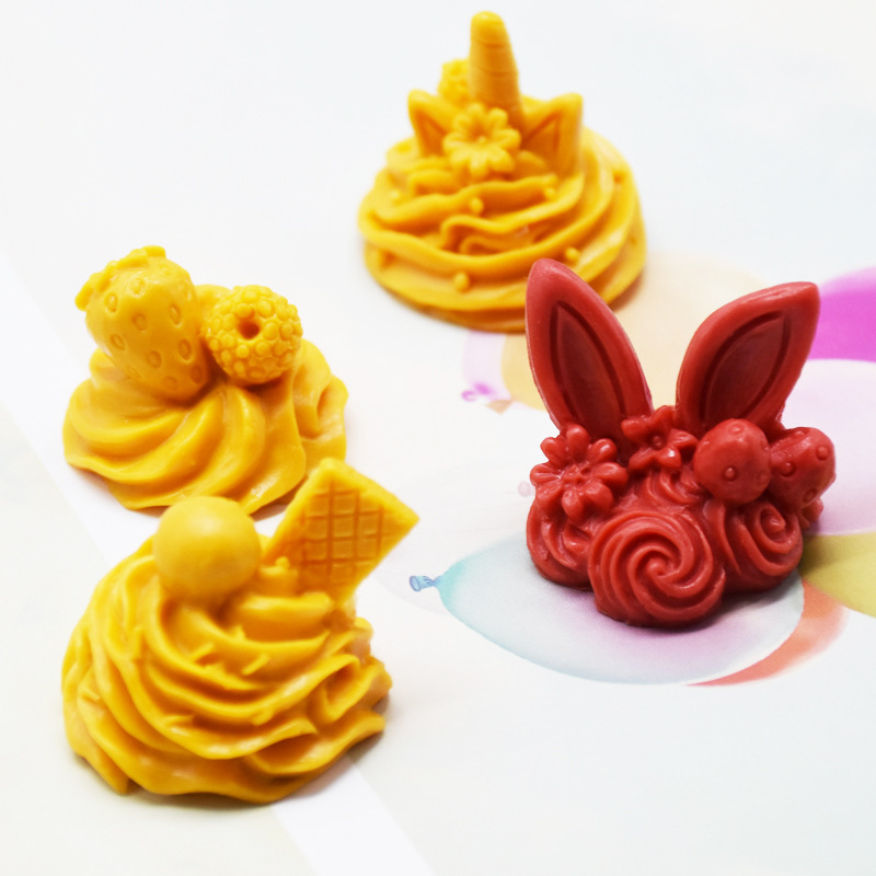 สตรอเบอร์รี่หูกระต่ายซิลิโคนแม่พิมพ์ DIY น้ำมันหอมระเหยสบู่เค้กพลาสเตอร์โฮมเมดเทียนหอมหัตถกรรมแม่พิมพ์เครื่องมือสำหรับวาเลนไทน์ ราคา 866 บาท*ส่งฟรี