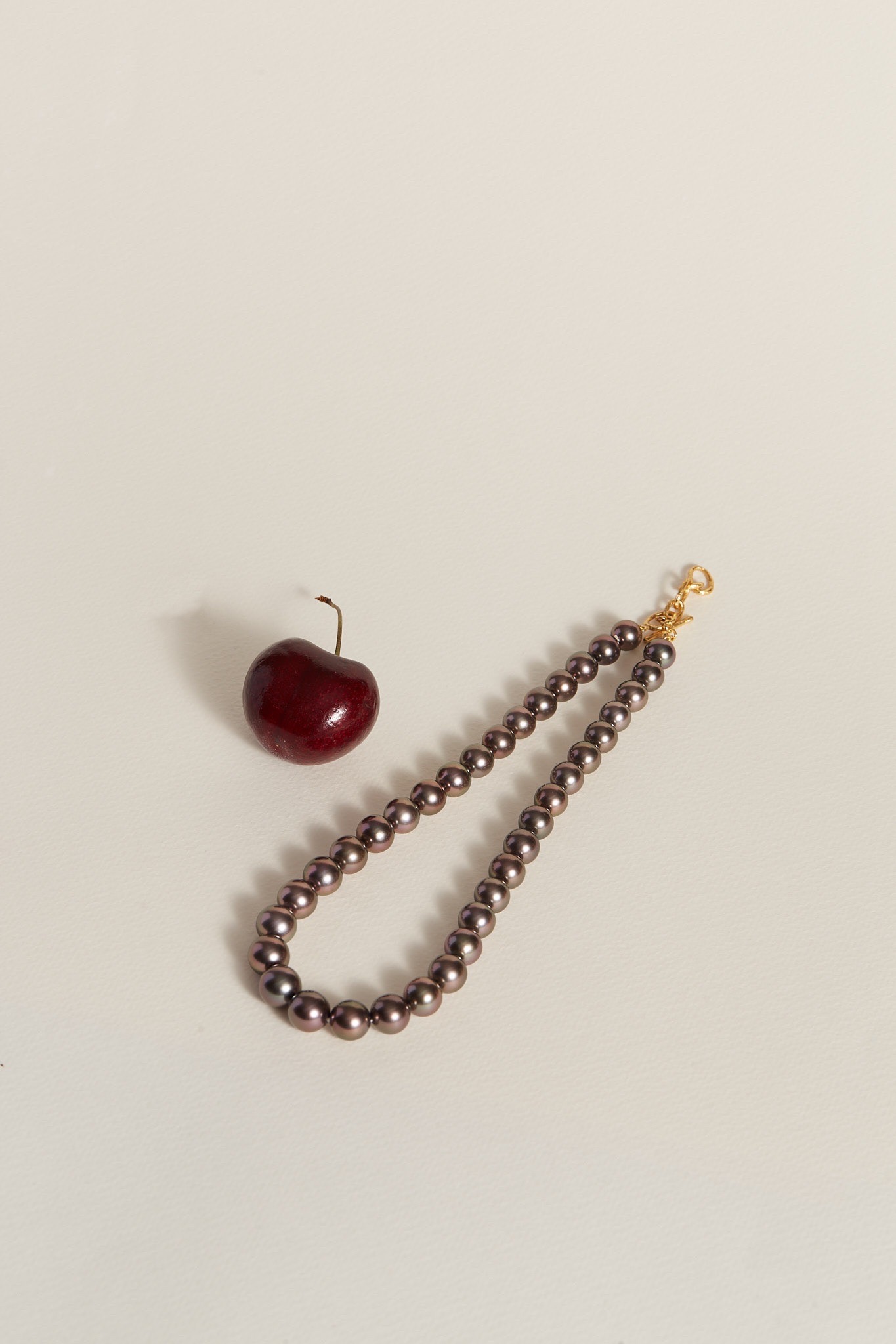 Vetiver pearl Black cherry south sea pearl necklace สร้อยไข่มุก มุกเซาท์ซี ทรงกลม สีเชอร์รี่ สีดำประกายแดงเชอร์รี่ เกรดสวย มุกกลม ตัวเรือนเงินแท้ ชุบทองคำขาว18K จัดส่งไว ราคา 79,000 บาท*ส่งฟรี