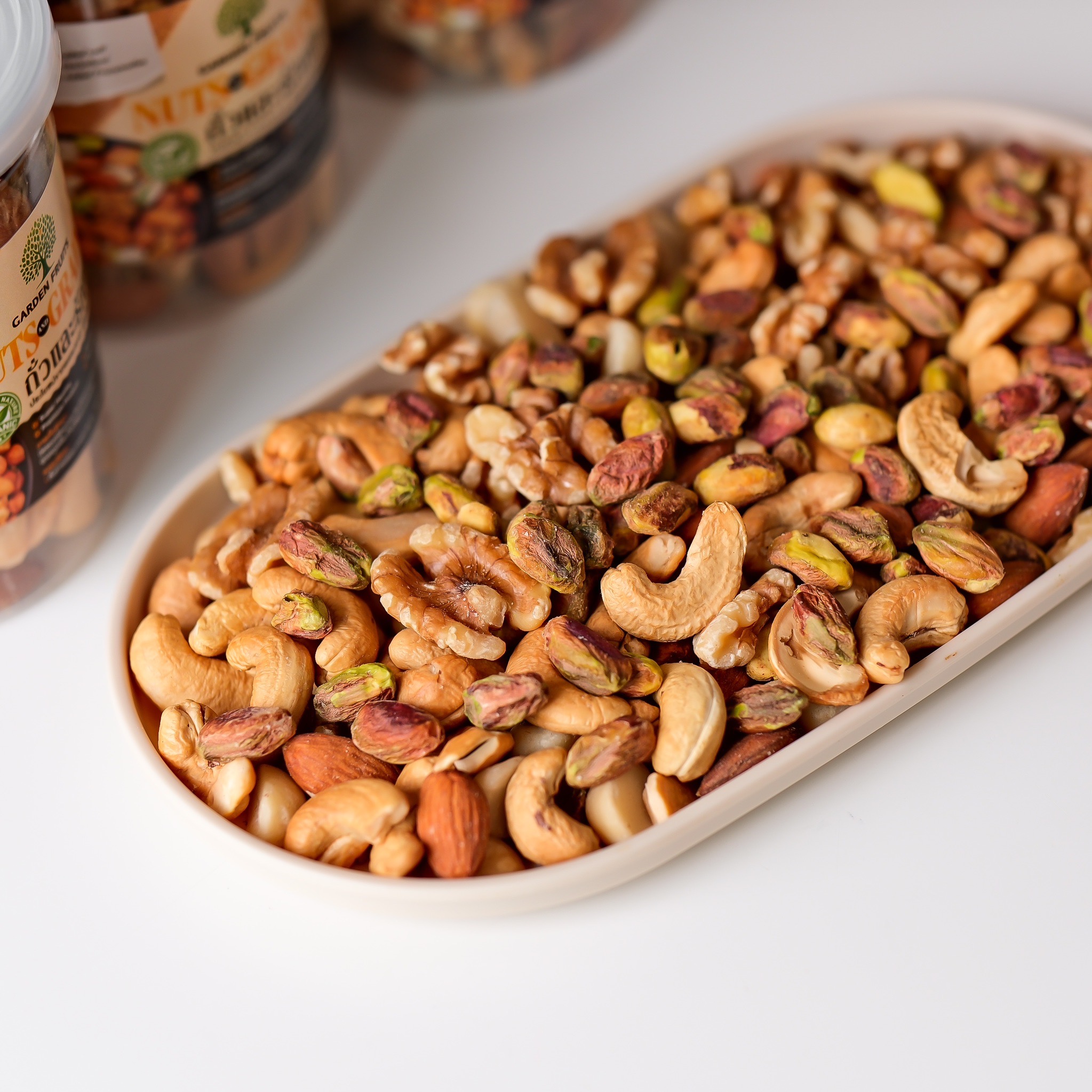 Mixed Nuts ธัญพืชรวม 5 ชนิด อบไม่ใช้น้ำมัน พิสตาชิโอ แมคคาเดเมีย วอลนัท มะม่วงหิมพานต์จัมโบ้ อัลมอนด์ (บรรจุ 250g / 500g / 1kg) By Garden Fruits ราคา 257 บาท*ส่งฟรี