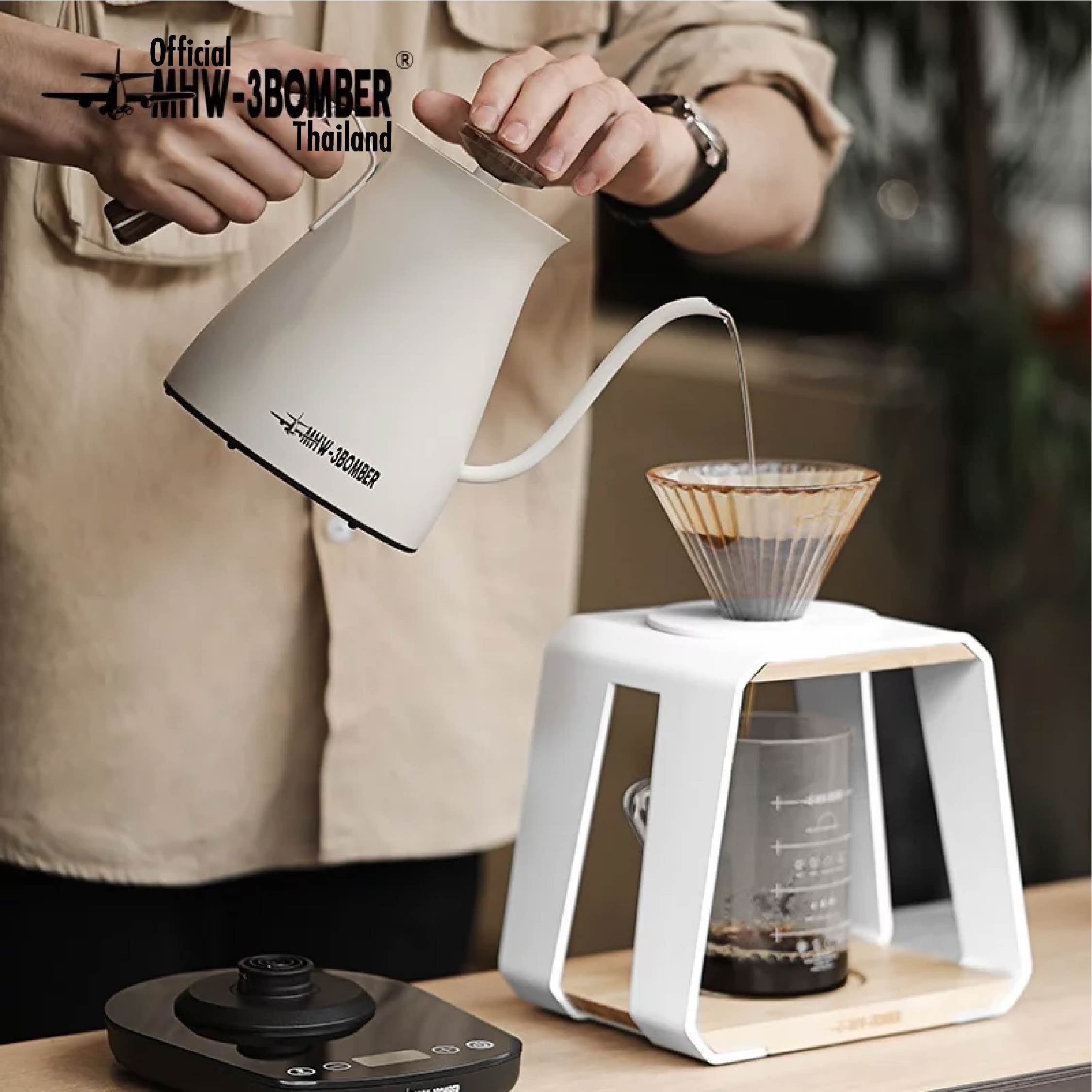 MHW-3BOMBER Orbit Electric Kettle กาไฟฟ้า ขนาด 800 ml ราคา 3,550 บาท*ส่งฟรี