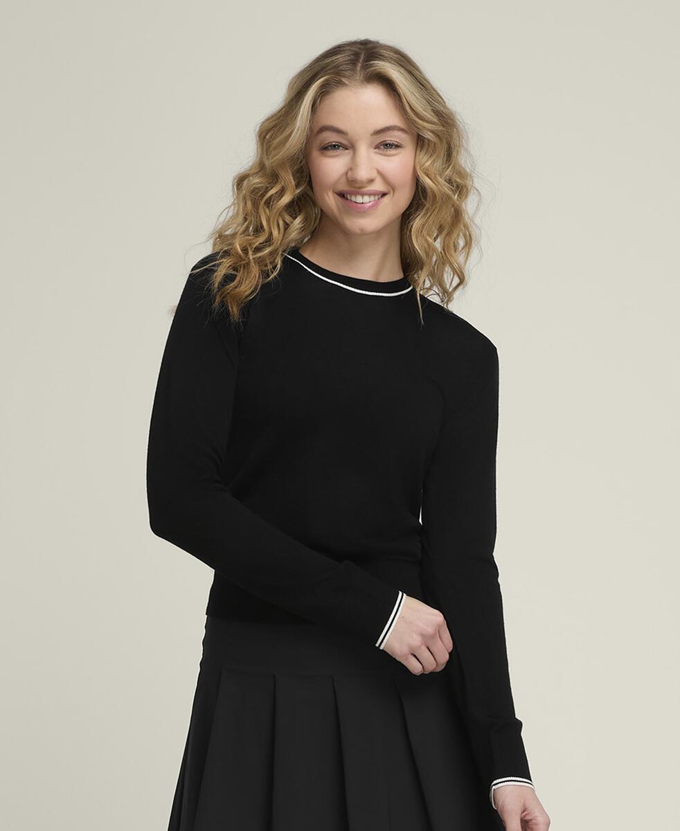 Wilson Women BENNETT SLIM SWEATER WW00225411BKA Official Store ราคา 4,417 บาท*ส่งฟรี