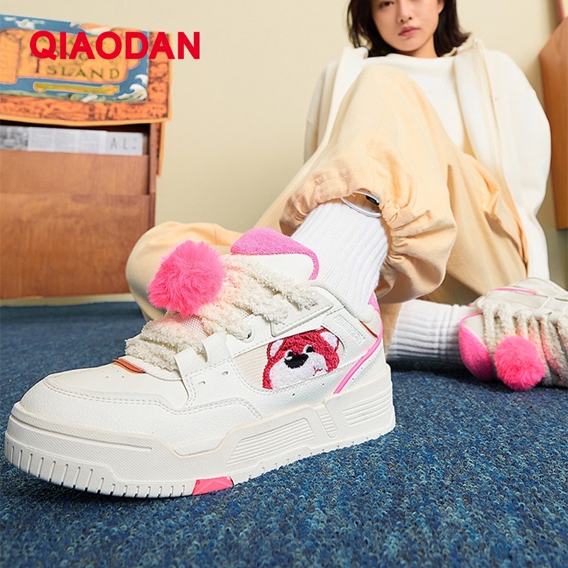 Qiaodan Sneakers Women Casual trendy white sneakers pink loafers QXL052244008T ราคา 2,038 บาท*ส่งฟรี