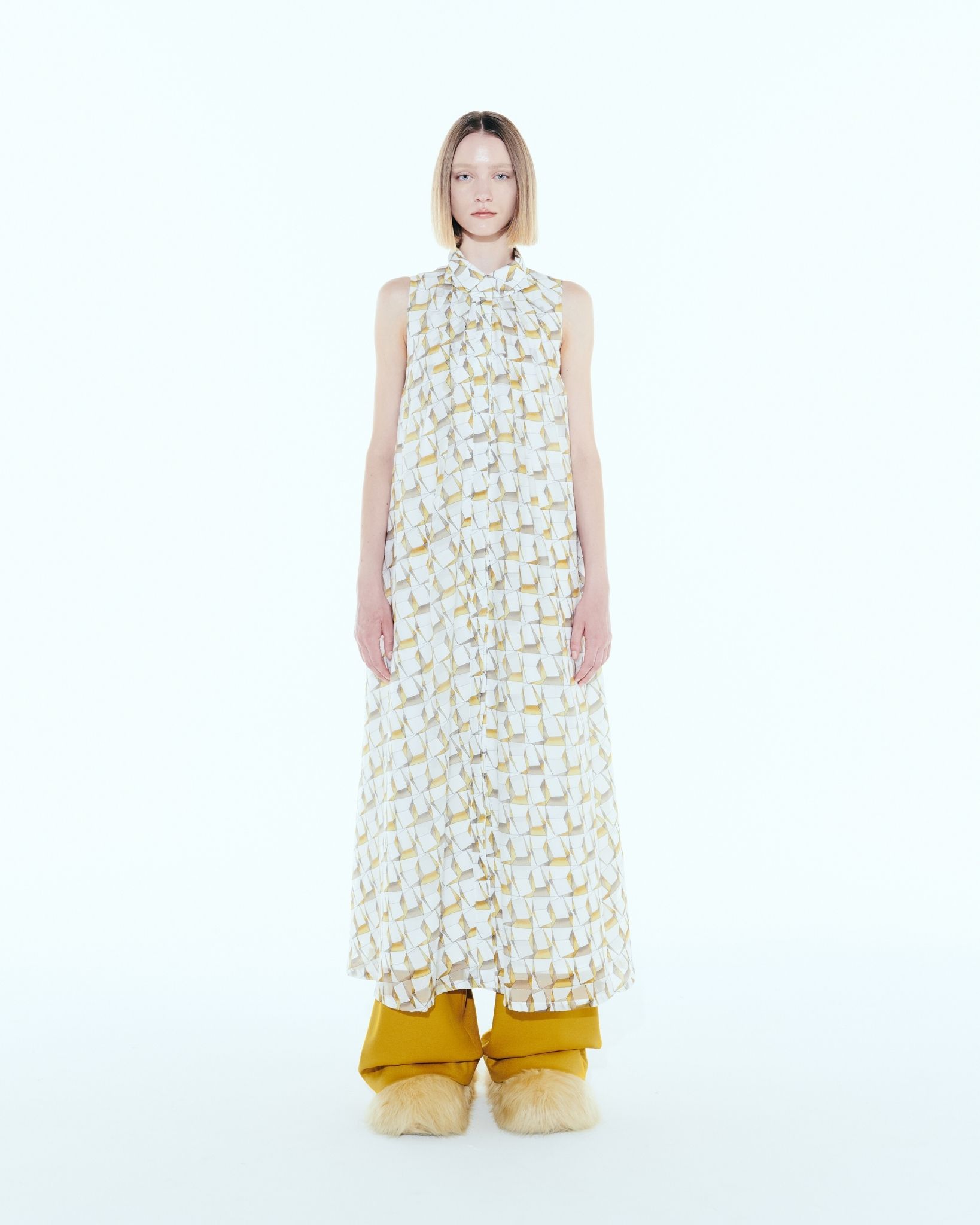 The SRT X12 (TDS212) - Geometric Wave Shirt Dress เดรสเชิ้ตกระโปรงบานยาวลายลูกบาศก์ ผ้าคอตตอนทอ เผาให้เกิดการฟอกจนเกิดลวดลาย มีกระดุมหน้า ดีเทลติดผ้าบริเวณคอปกเสื้อ สามารถถอดออกได้ มีทั้งหมด 3 สี สีเหลือง/สีชมพู/สีฟ้า ราคา 3,904 บาท*ส่งฟรี