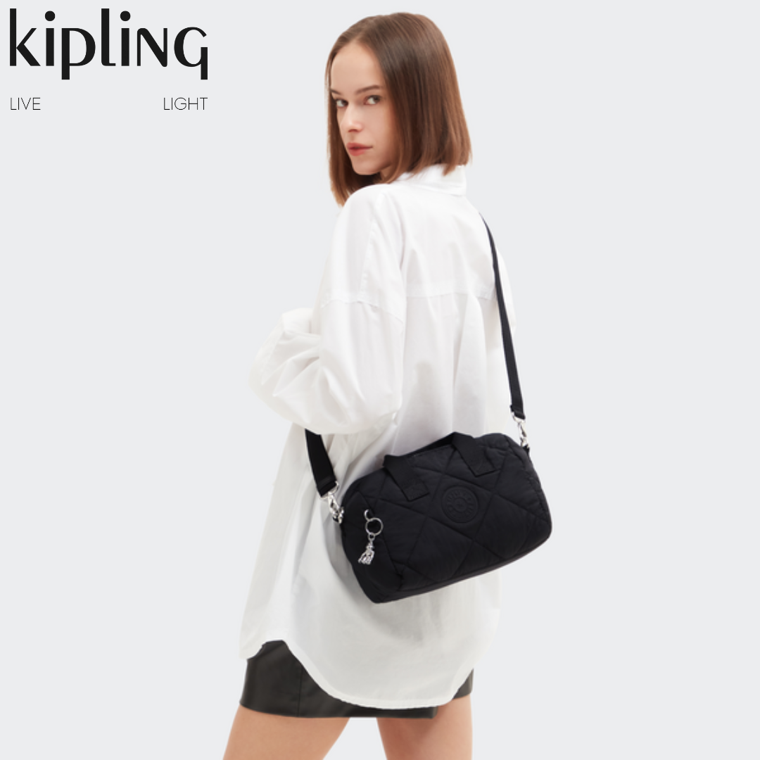กระเป๋า Kipling รุ่น BINA M สี Cosmic Black Ql ราคา 5,323 บาท*ส่งฟรี