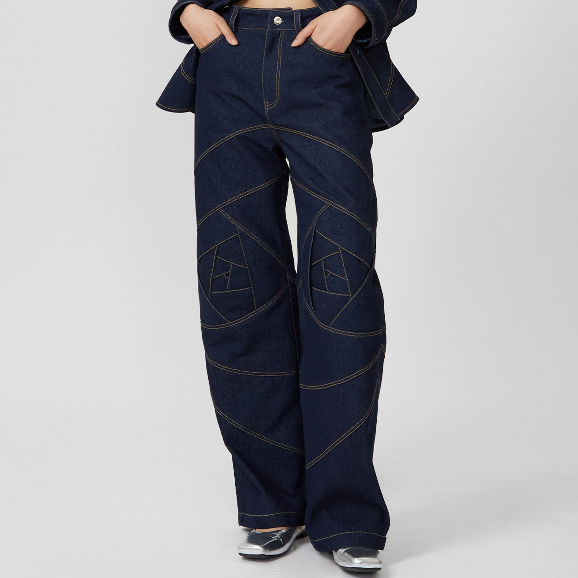 [DISAYA] - Rose Origami Jeans กางเกงยีนส์ Rose Origami ราคา 17,090 บาท*ส่งฟรี