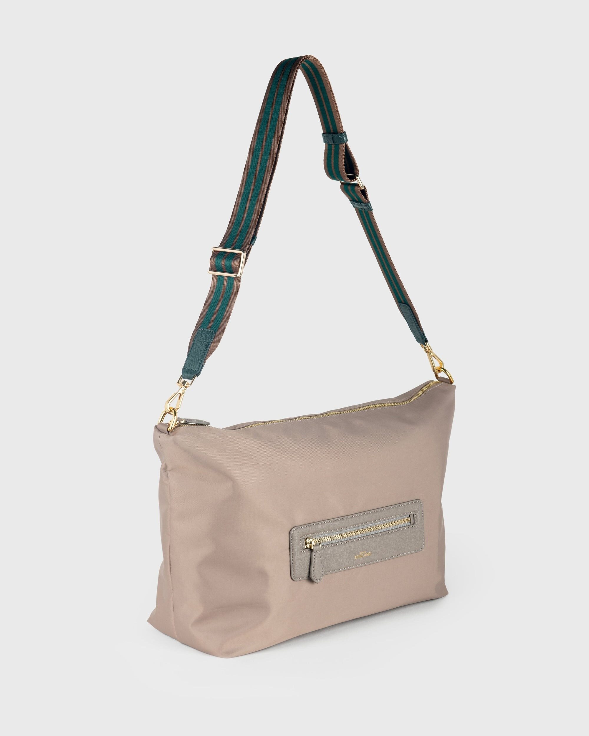 Tocco Toscano | Aimee Travel BiB Nylon กระเป๋าสะพาย ปรับสายได้ ทำจากไนลอนคุณภาพสูง กันน้ำ น้ำหนักเบา สามารถใช้ได้ทั้งชายและหญิง Unisex ราคา 4,410 บาท*ส่งฟรี