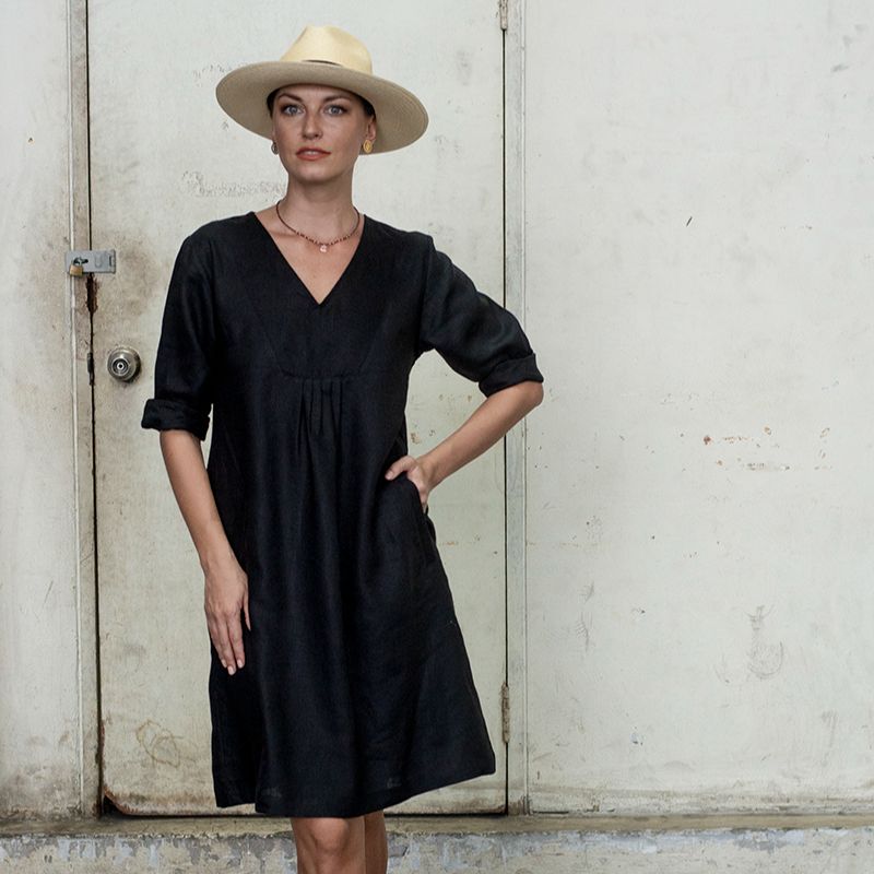 MonPanama Elsa Dress 100% Linen V-neck Long Sleeve Short Dress ราคา 6,200 บาท*ส่งฟรี