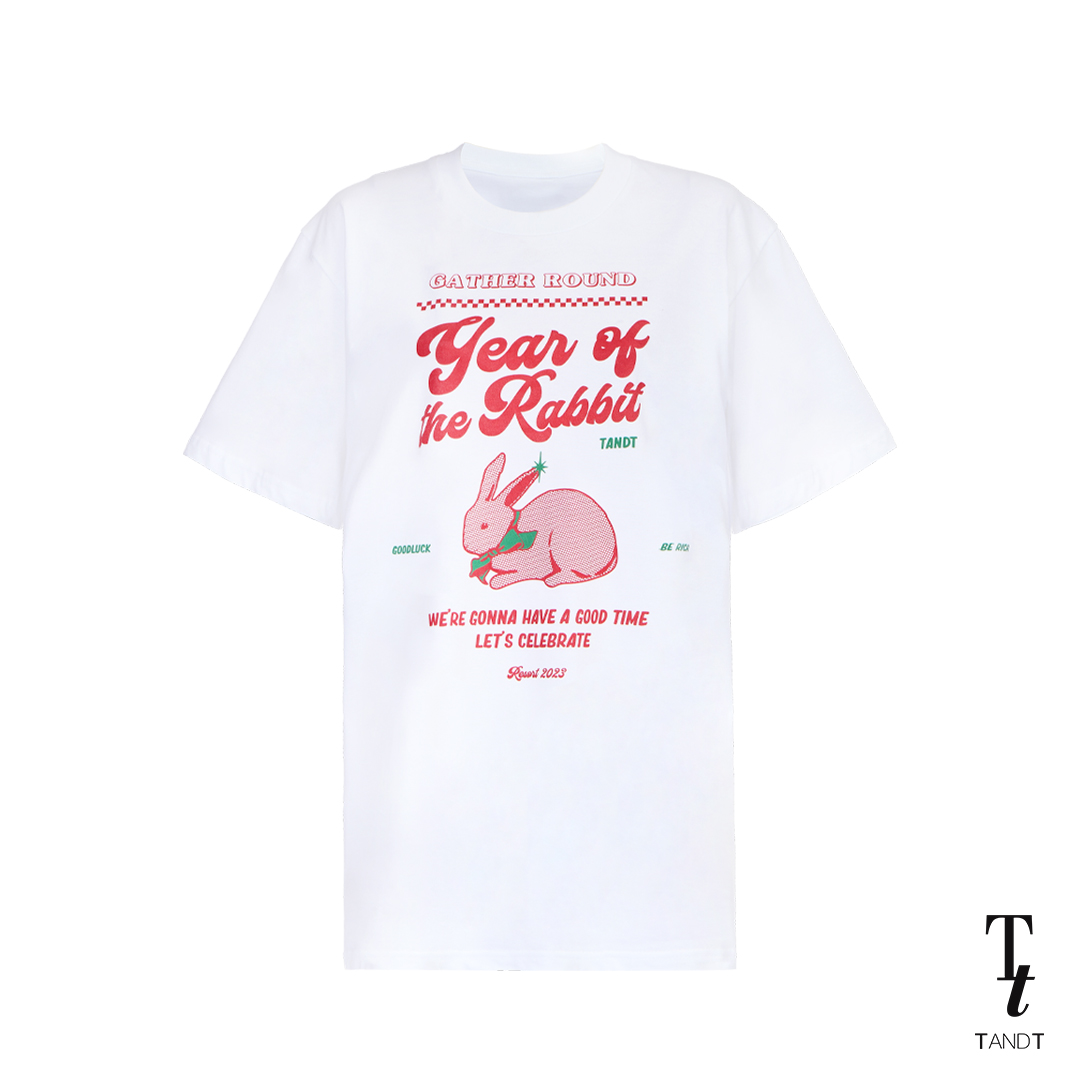 TandT - RABBIT YEAR T-shirt - RABBIT YEAR PRINTED COTTON JERSEY T-SHIRT เสื้อยืดตัวหลวม แขนสั้น สกรีนลายหน้าและหลัง ลายกระต่าย ราคา 735 บาท*ส่งฟรี