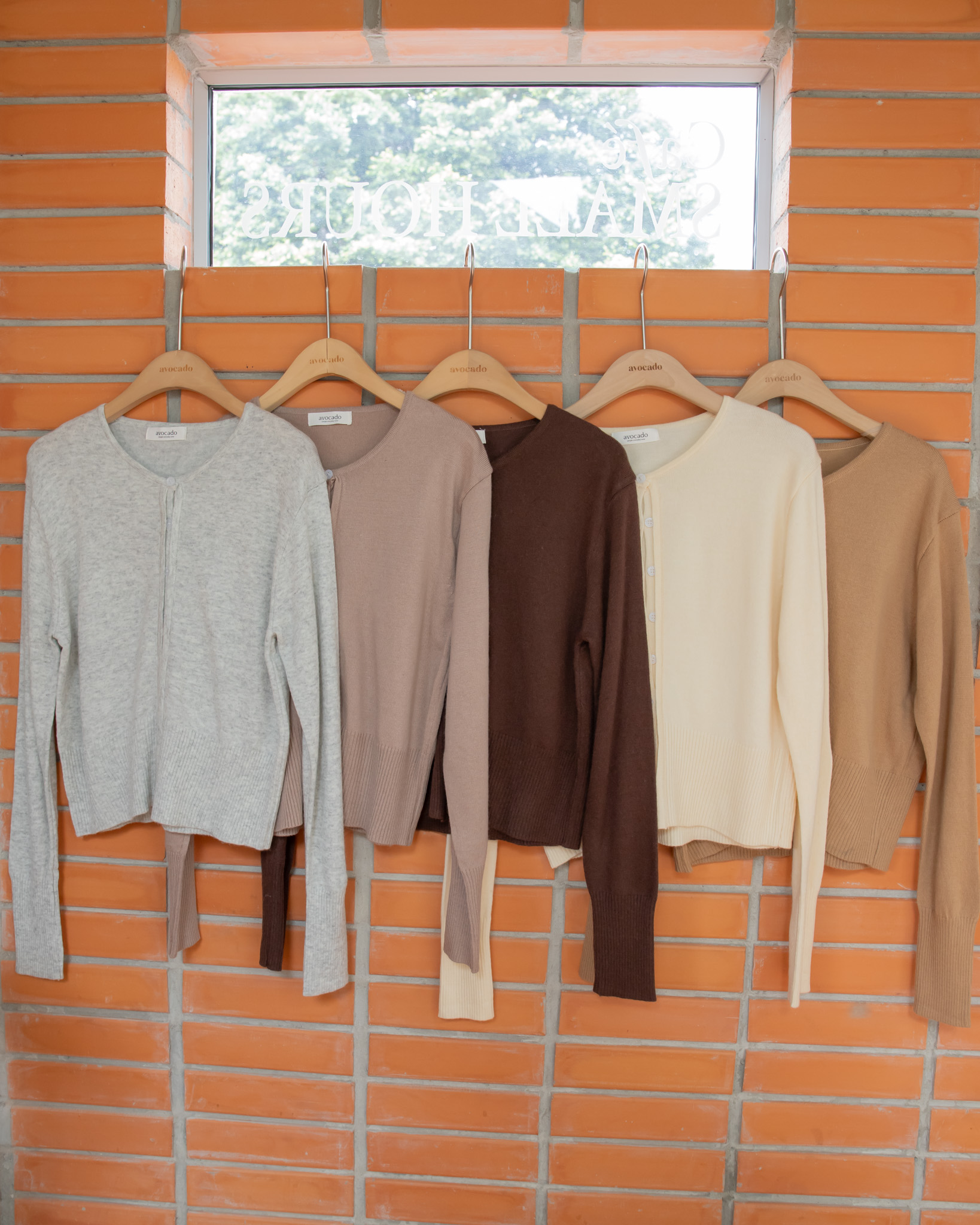 Avocado เสื้อคาดิแกน เสืิ้อไหมพรม รุ่น Popular soft cardigan (avocado.simplewear) ราคา 435 บาท*ส่งฟรี