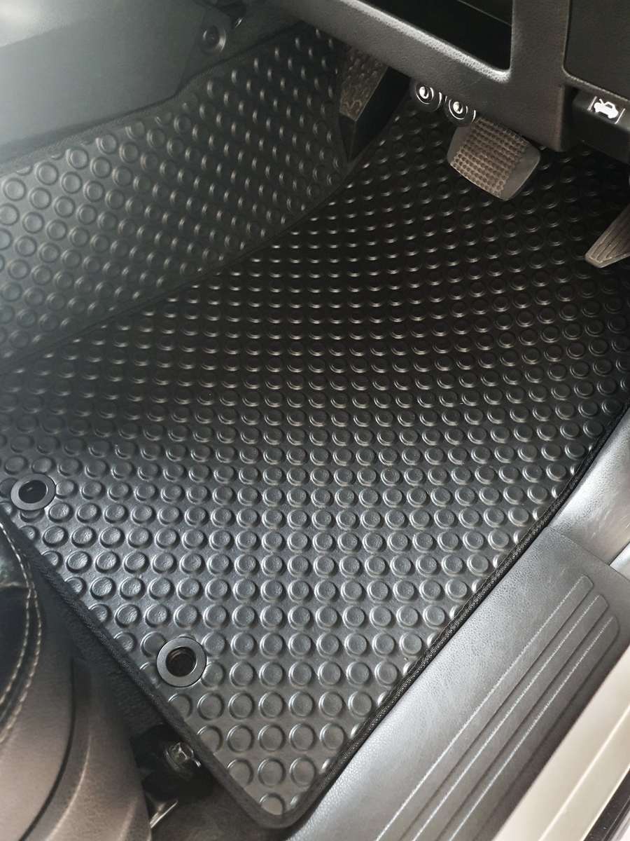 Extramat ยางปูพื้น ลายกระดุมเกรดพรีเมี่ยม Isuzu D-max 4ประตู 2012-2019 ราคา 1,690 บาท*ส่งฟรี