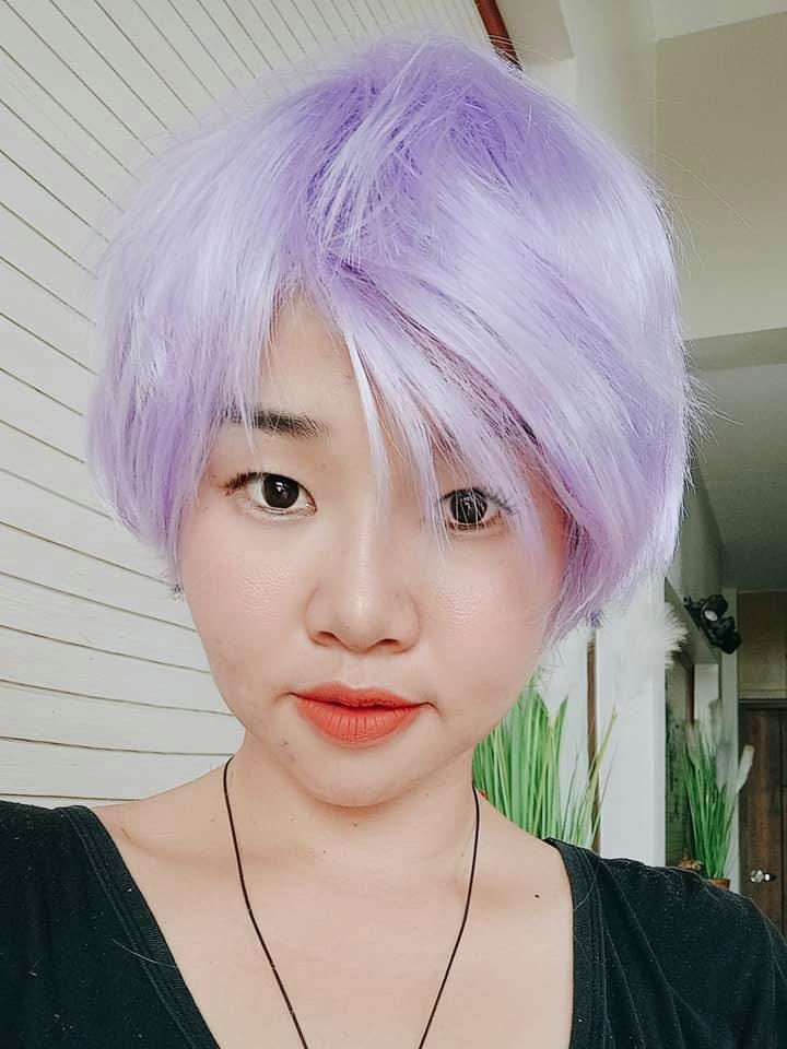 1 ชุดมี 2 ชิ้น สีม่วง วิกผมซอย วิกผมสั้น 1 อัน + แถมฟรี ตาข่ายคลุมผม 1 อัน วิกสั้น วิก วิกคอสเพลย์ คอสเพล วิกปลอม ผมปลอม วิกผม ผมสั้น เกาหลี ญี่ปุ่น วิกแฟชั่น วิกแฟนซี เครื่องประดับ คลุมผม party fancy old women wig party halloween