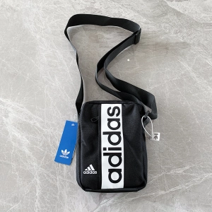 ภาพหน้าปกสินค้าไหม่ 2020 Adidas Bag กระเป๋าแฟชั่น Adidas Bag New Fashion Shoulder diagonal Bag รุ่น D25 ที่เกี่ยวข้อง