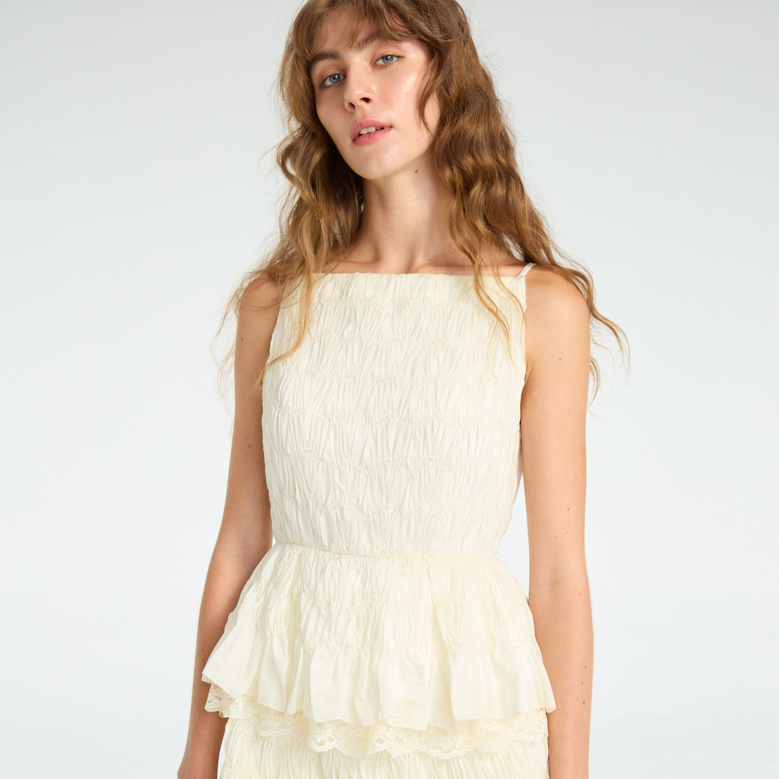 [Ss25] Janesuda Smocked Top, One-Shoulder, Strapless Shirt, Ruffled Hem. ราคา 4,080 บาท*ส่งฟรี