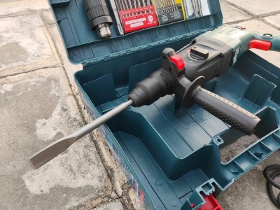 Bosch  สว่านโรตารี่ 3 ระบบ รุ่น 2-26DFR 8หุน (800วัตต์) พร้อมดอกสว่านจัดโปรรัวๆ!! แถมดอกสว่าน ทำงานได้3ระบบ เจาะธรรมดา/เจาะกระแทก/เจาะสกัด