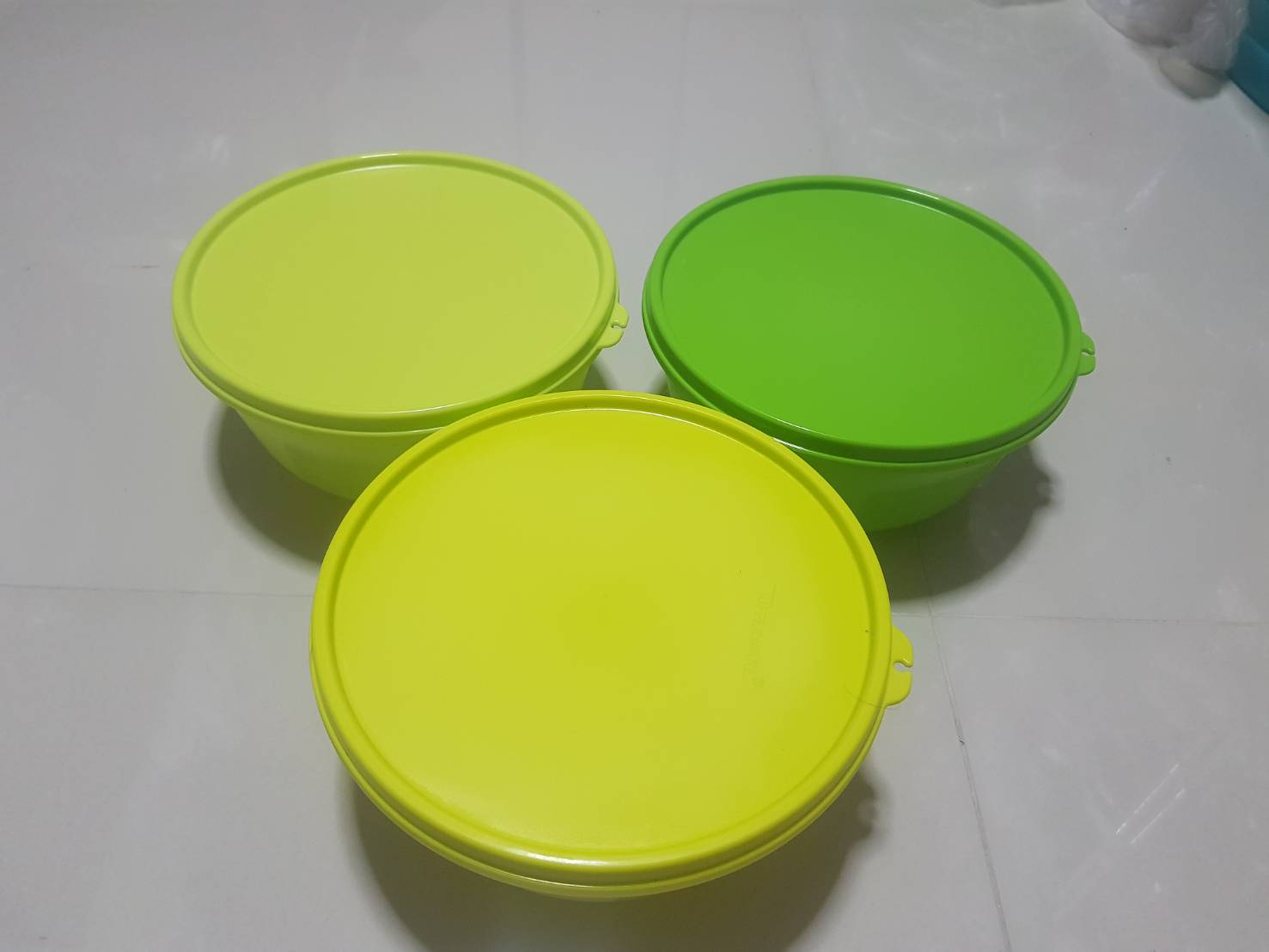 Tupperware ถ้วยแบ่งกลาง (4) คละสี สีส้มและเหลือง ราคา 1,250 บาท*ส่งฟรี