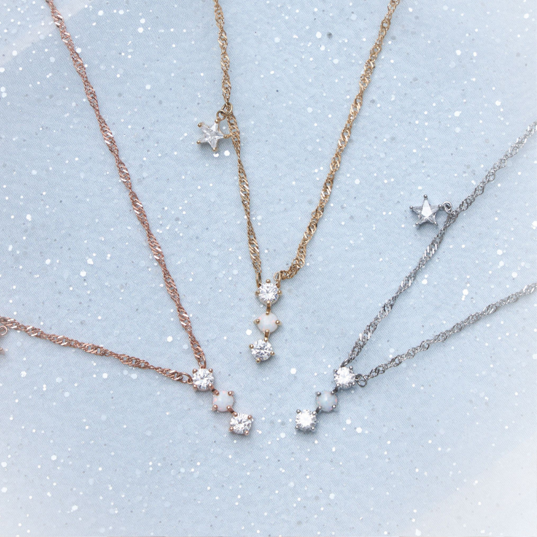 Earika.Earrings - Frost Starlight Necklace, Opal Diamond Hanging Necklace, Stainless Steel Material, Suitable for People with Sensitive Skin. ราคา 590 บาท*ส่งฟรี