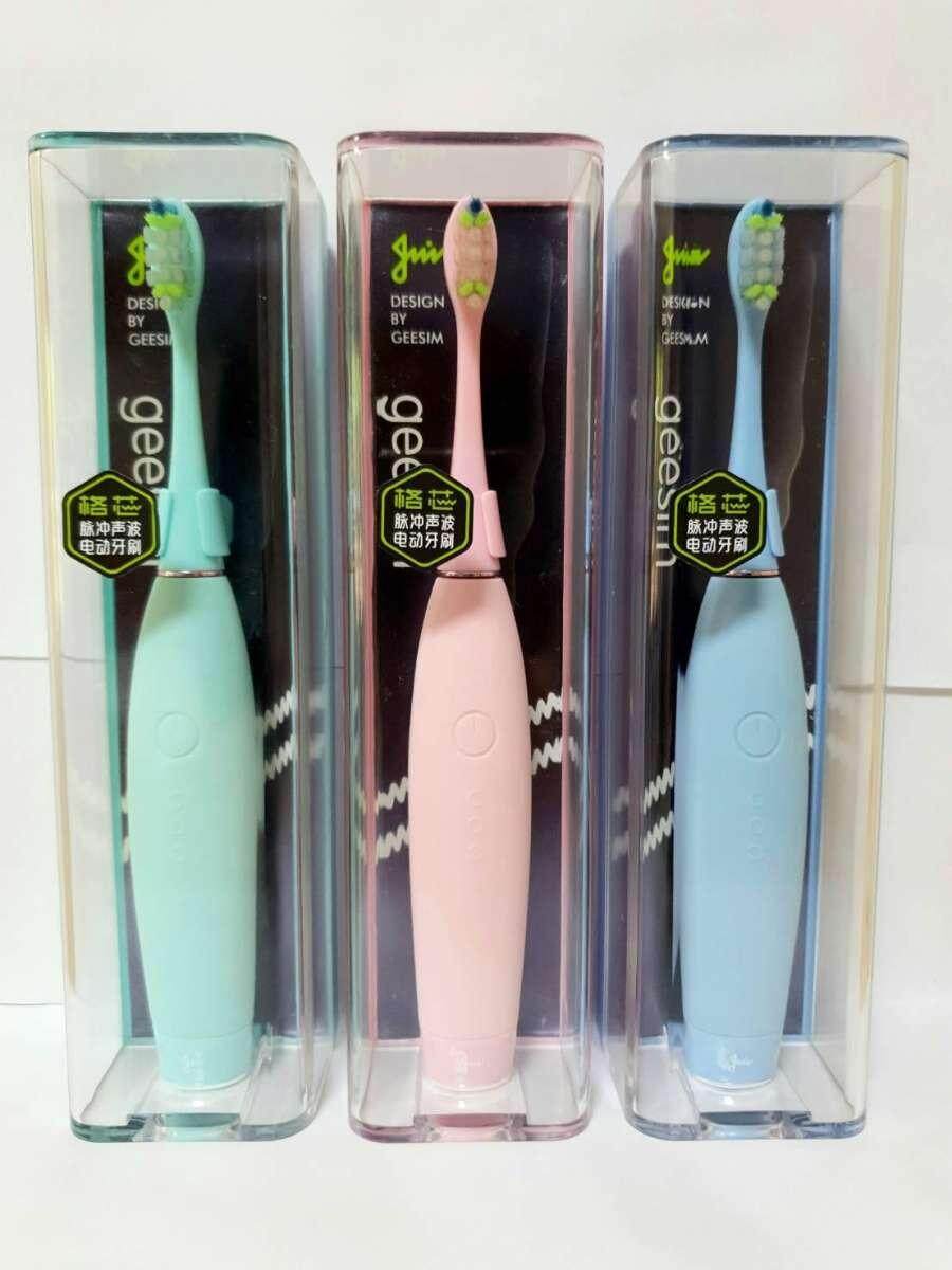 แปรงสีฟันไฟฟ้า ทำความสะอาดทุกซี่ฟันอย่างหมดจด สมุทรสงคราม ชือแปรงสีฟันไฟฟ้าโซนิคระบบสั่นสะเทือน GEESIM Pulsed Sonic Electric Toothbrush C 01 สามารถปรับได้ 3 ระดับ ชาร์จแบบไร้สาย กันน้ำ พร้อมระบบอัจฉริยะ จบการทำงานใน 2 นาที ยังไม่มีคะแนน ชมพู  เขียว  ฟ้า 