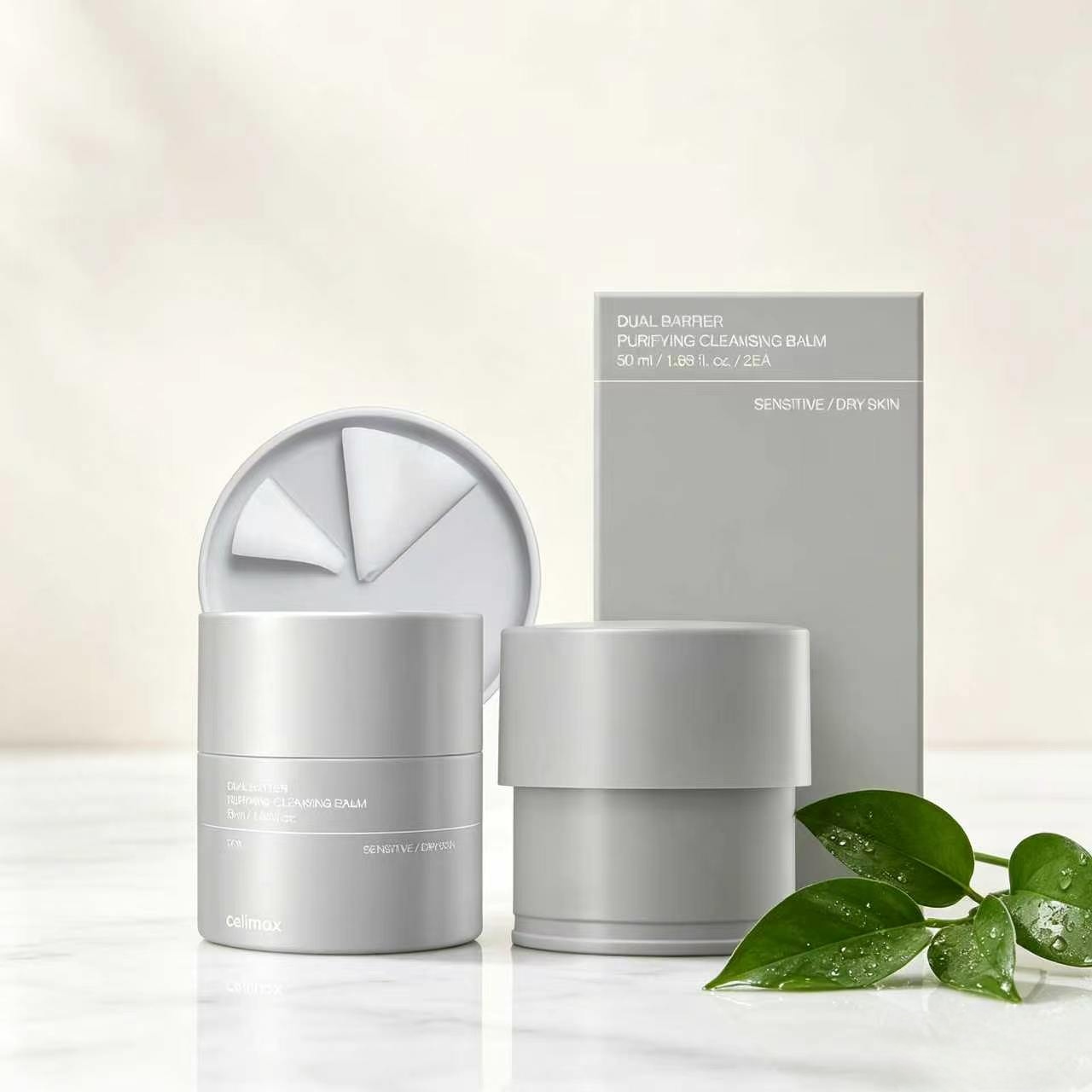 Celimax Dual Barrier Cleansing Balm 50ml Makeup Remover Balm Containing Ceramide. Helps Maintain the Condition of the Skin's Barrier. Cleans Makeup and Dirt from Clogged Pores. after Washing Your Face, the Skin Is Not Dry and Tight. Suitable for All Skin ราคา 468 บาท*ส่งฟรี
