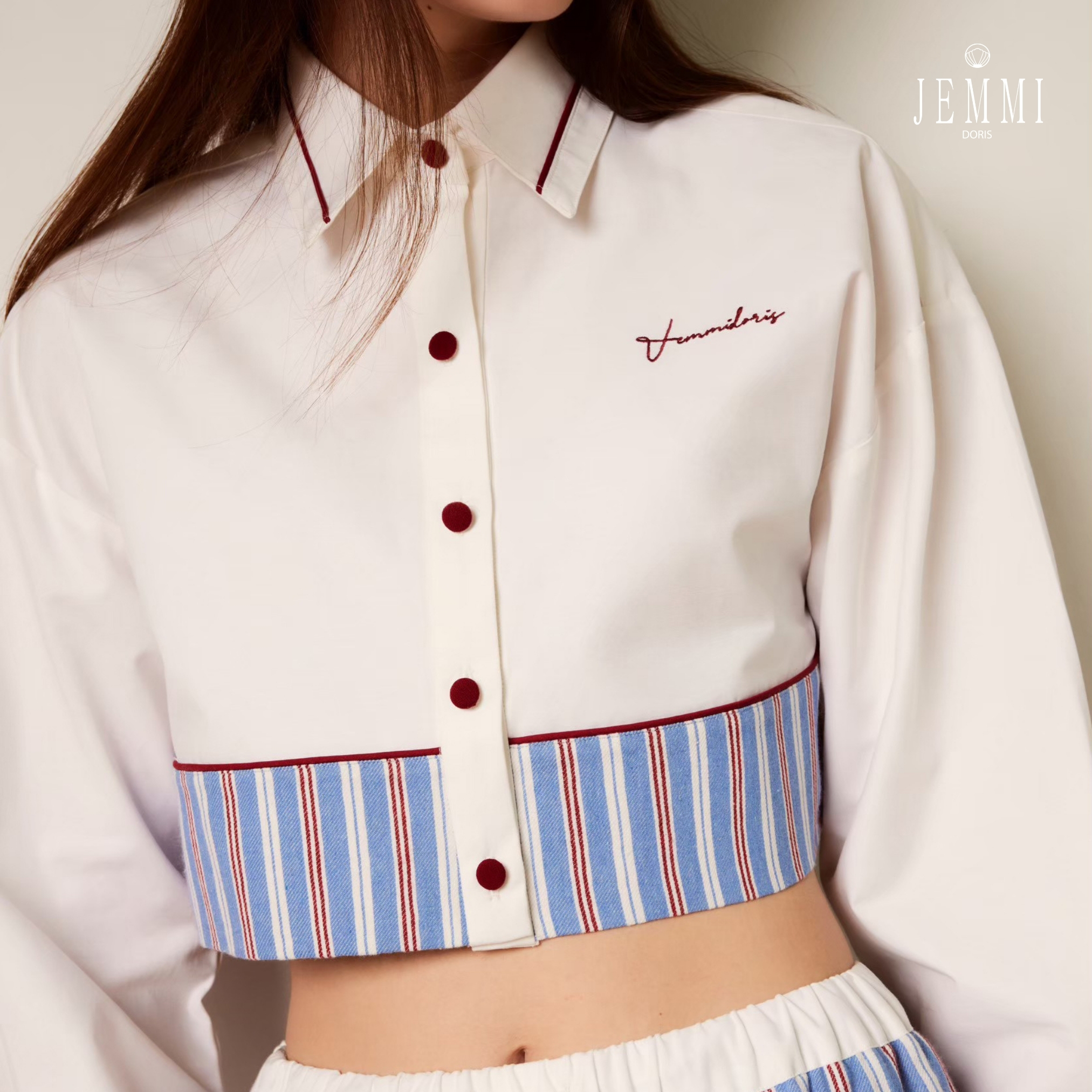 Jemmidoris Long-Sleeved Cropped Shirt with Embroidered Chest, Striped Fabric - Model Lonny Cropped Shirt White Blue Stripe ราคา 3,695 บาท*ส่งฟรี