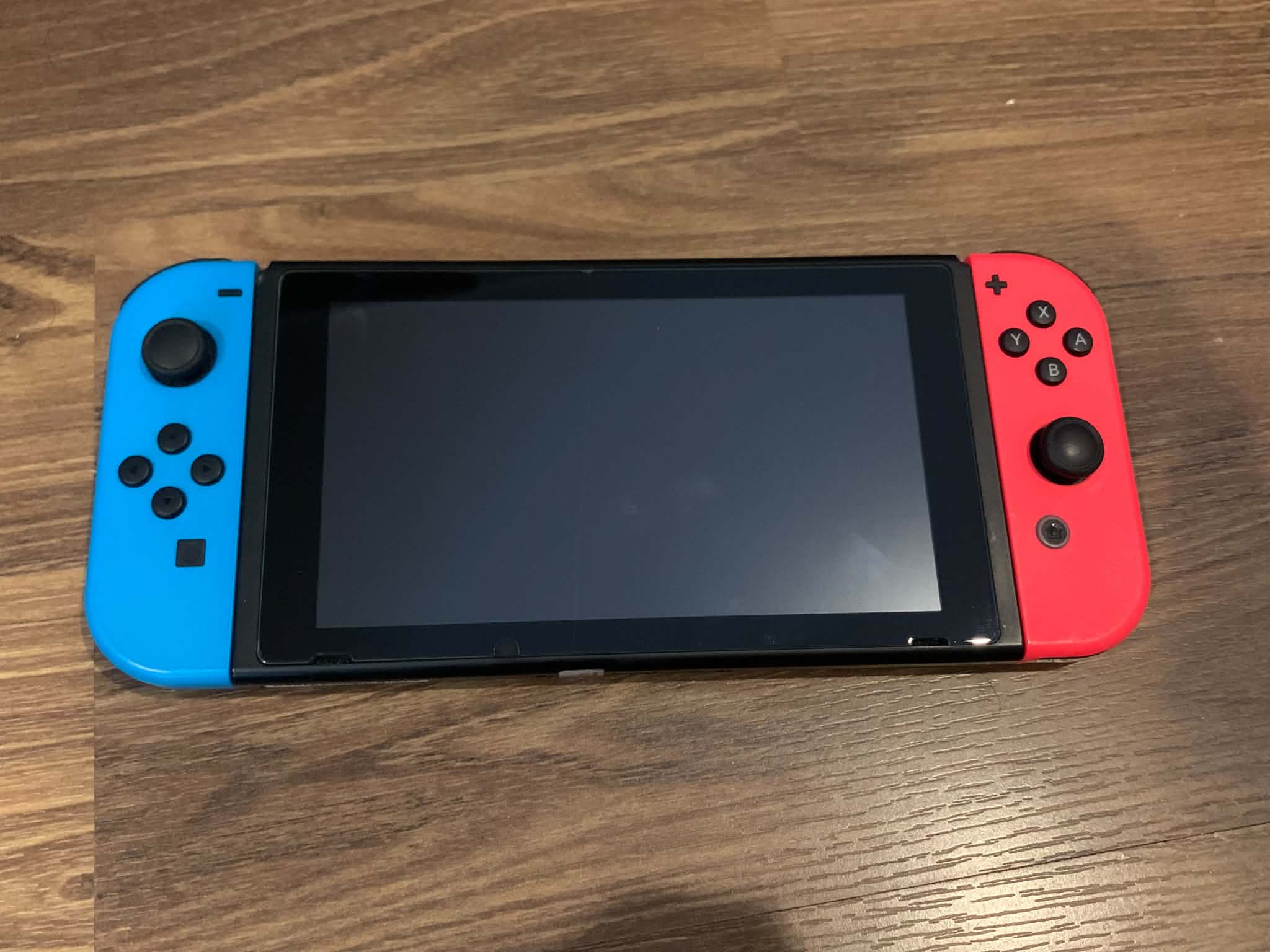 อุปกรณ์เกมมิ่งและเกม Nintendo Switch V.1 ใช้งานได้ปกติ ราคา 4,900 บาท*ส่งฟรี