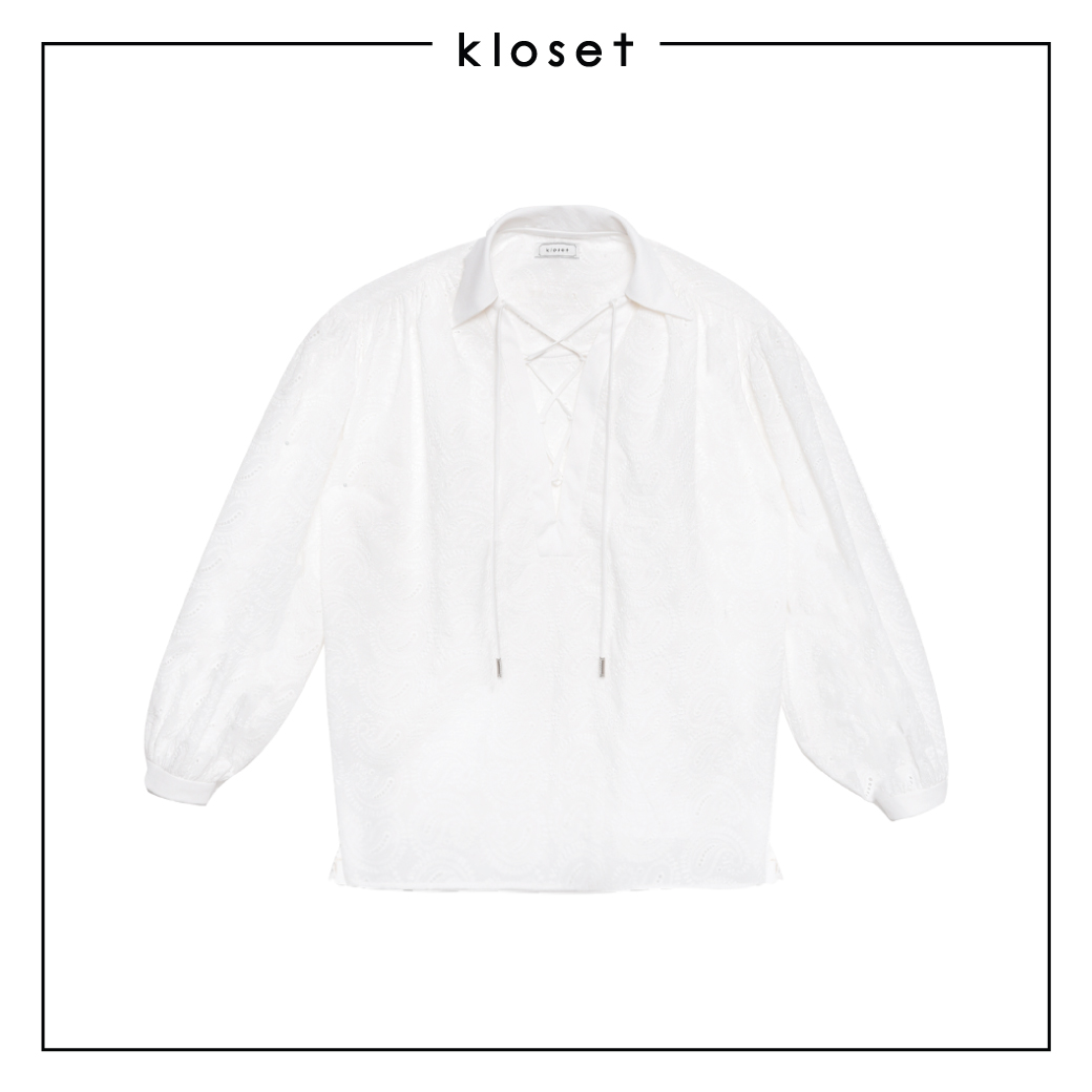 Kloset Design Paisley Lace-Up Top (Aw25-T006-C) White Long-Sleeved Shirt with a Simple and Elegant Design. ราคา 3,675 บาท*ส่งฟรี